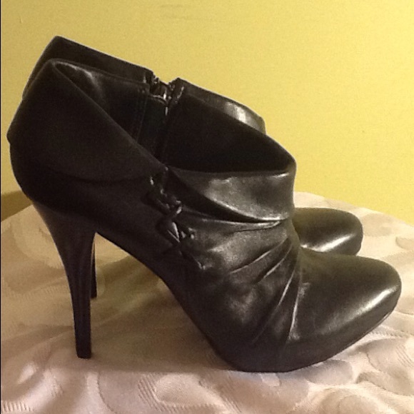 Guess black real leather booties - Picture 1 of 4